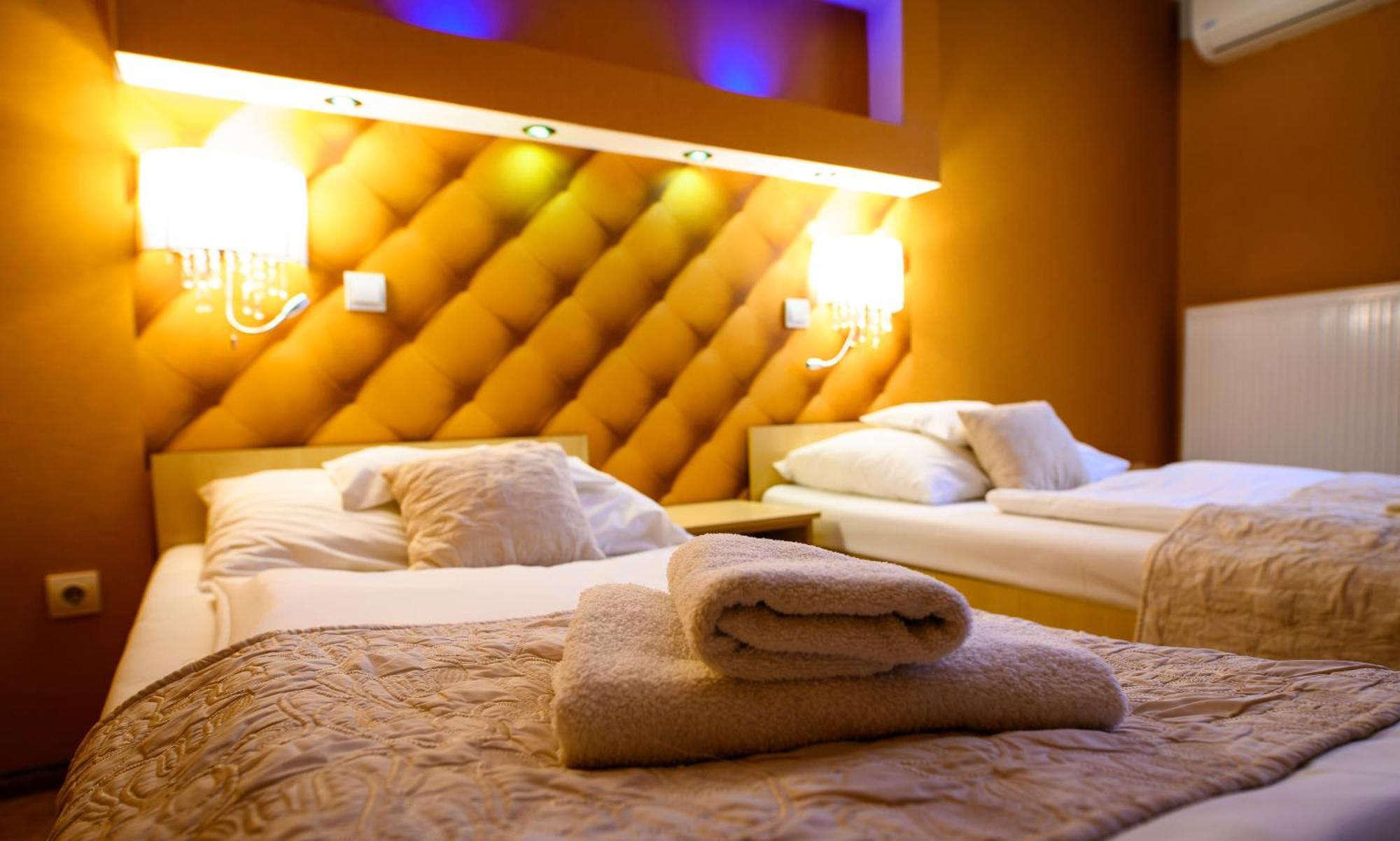 Palermo Panzio Hotel Nyiregyhaza Ngoại thất bức ảnh