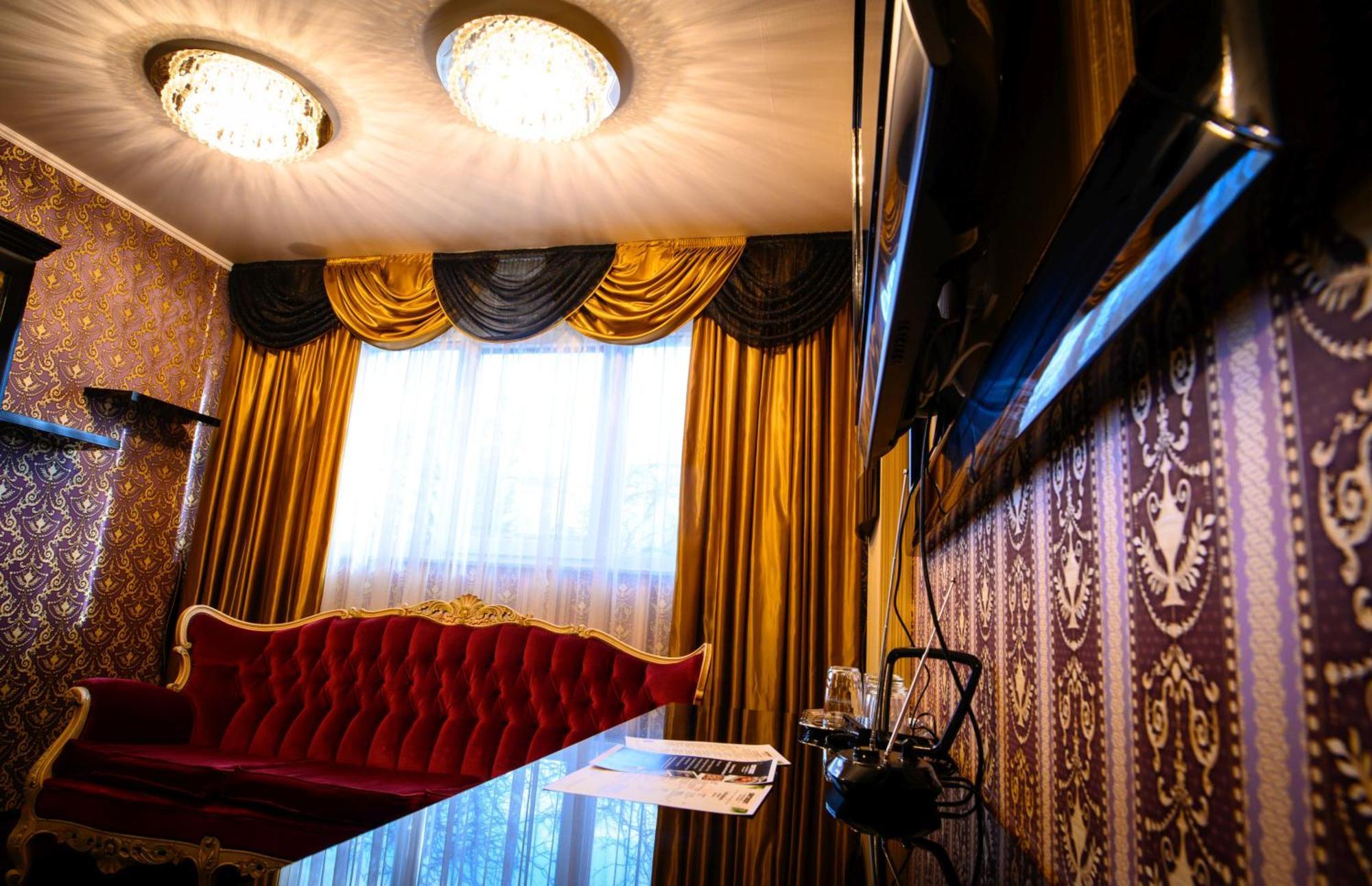 Palermo Panzio Hotel Nyiregyhaza Ngoại thất bức ảnh