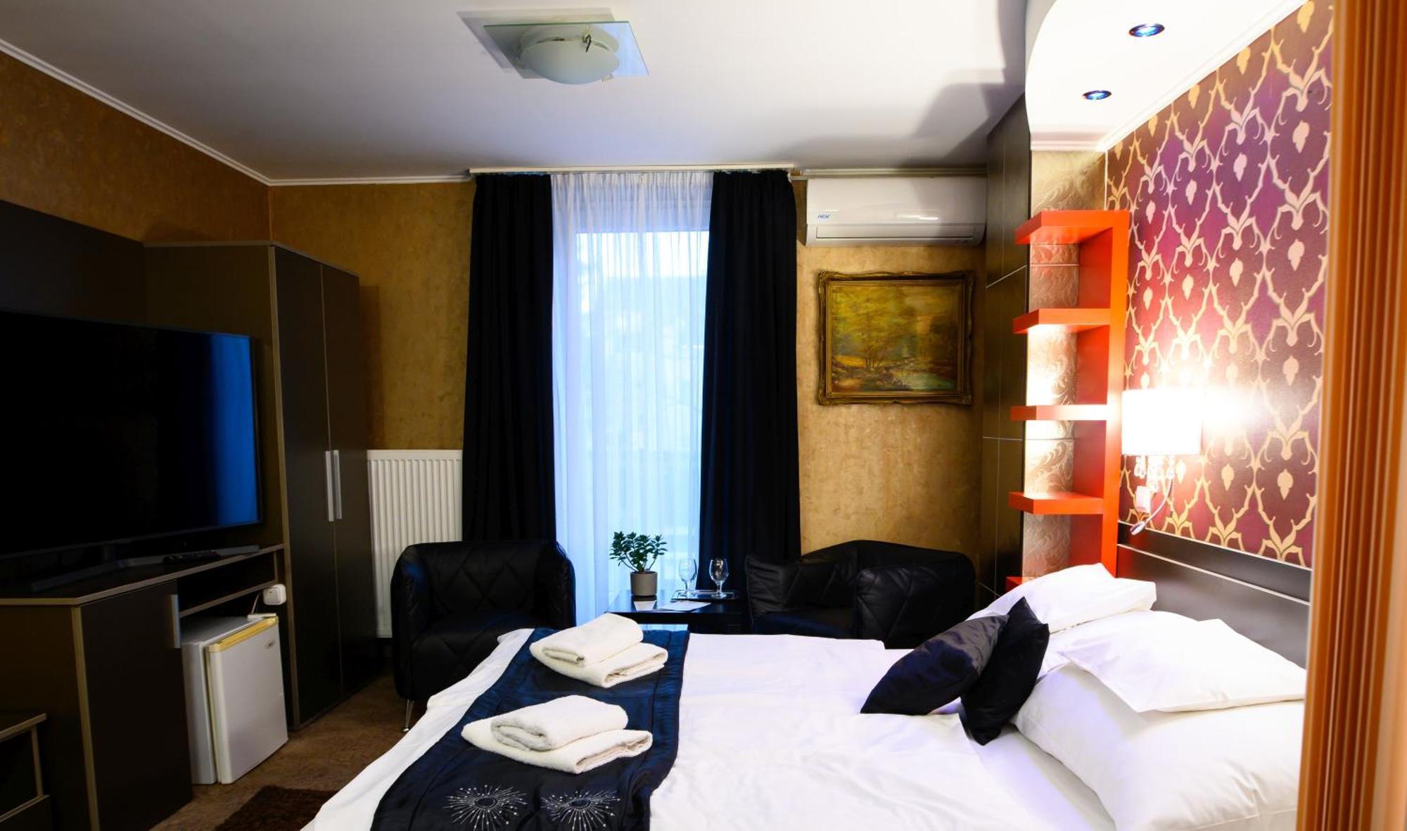 Palermo Panzio Hotel Nyiregyhaza Ngoại thất bức ảnh