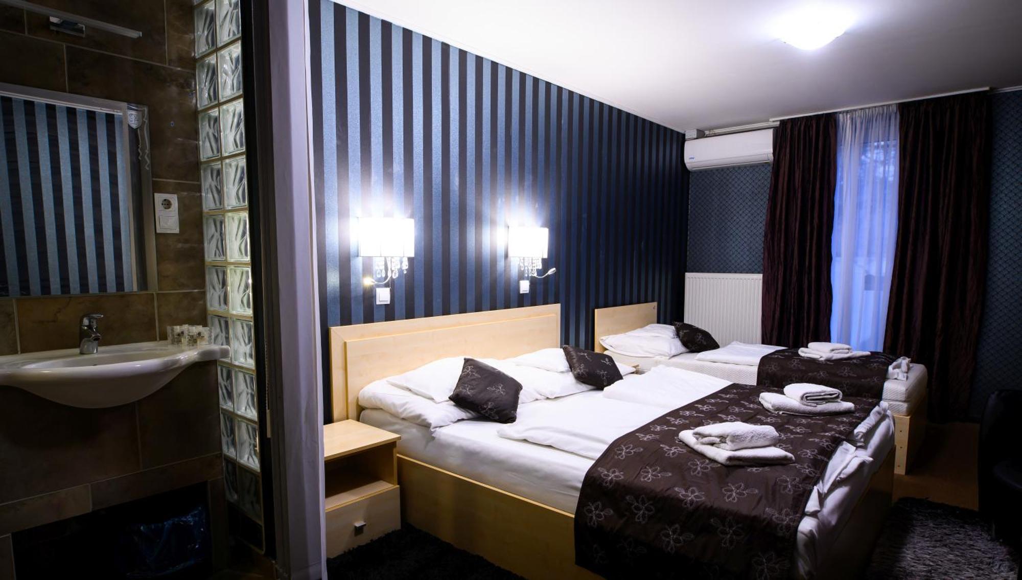 Palermo Panzio Hotel Nyiregyhaza Ngoại thất bức ảnh