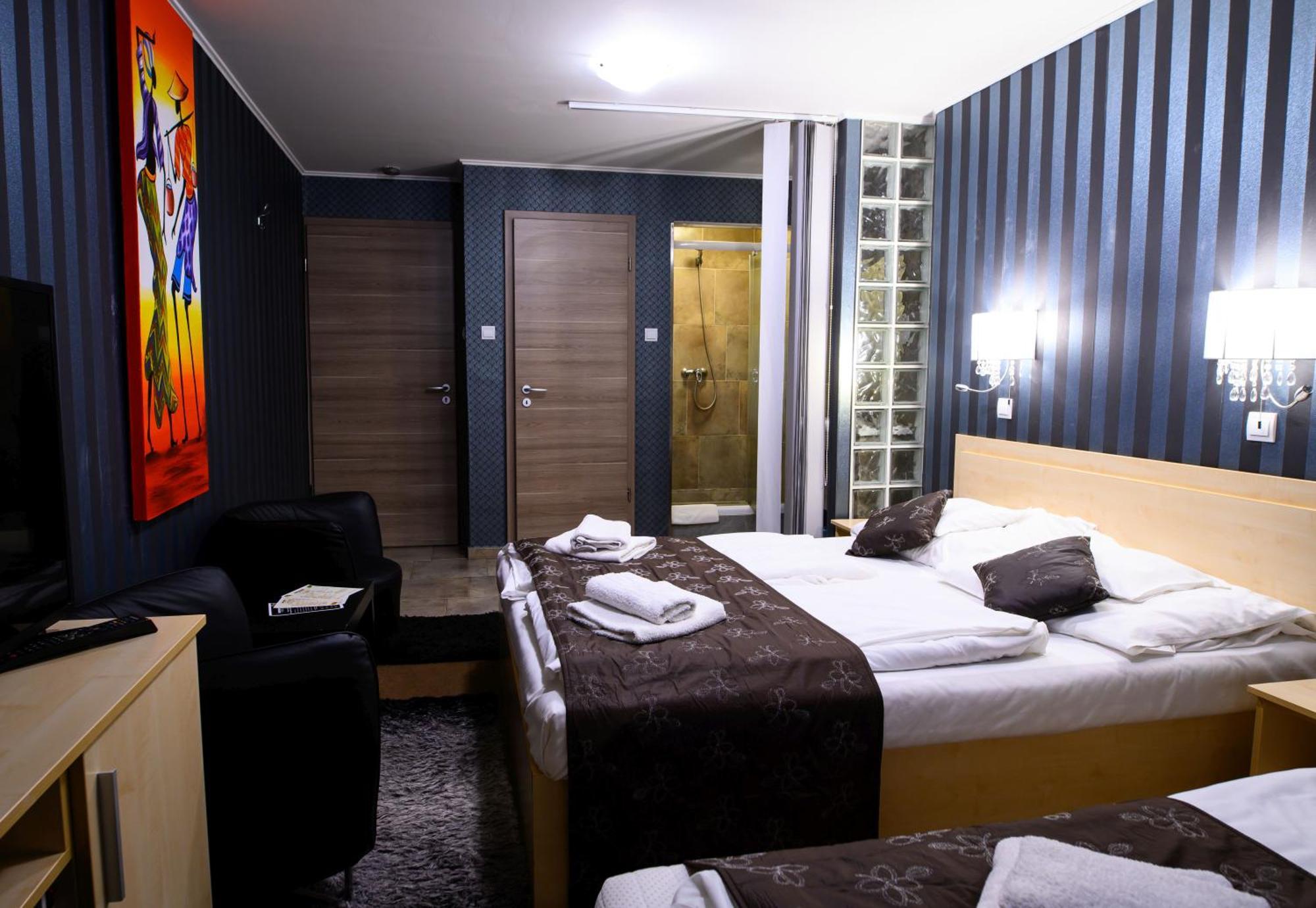 Palermo Panzio Hotel Nyiregyhaza Ngoại thất bức ảnh