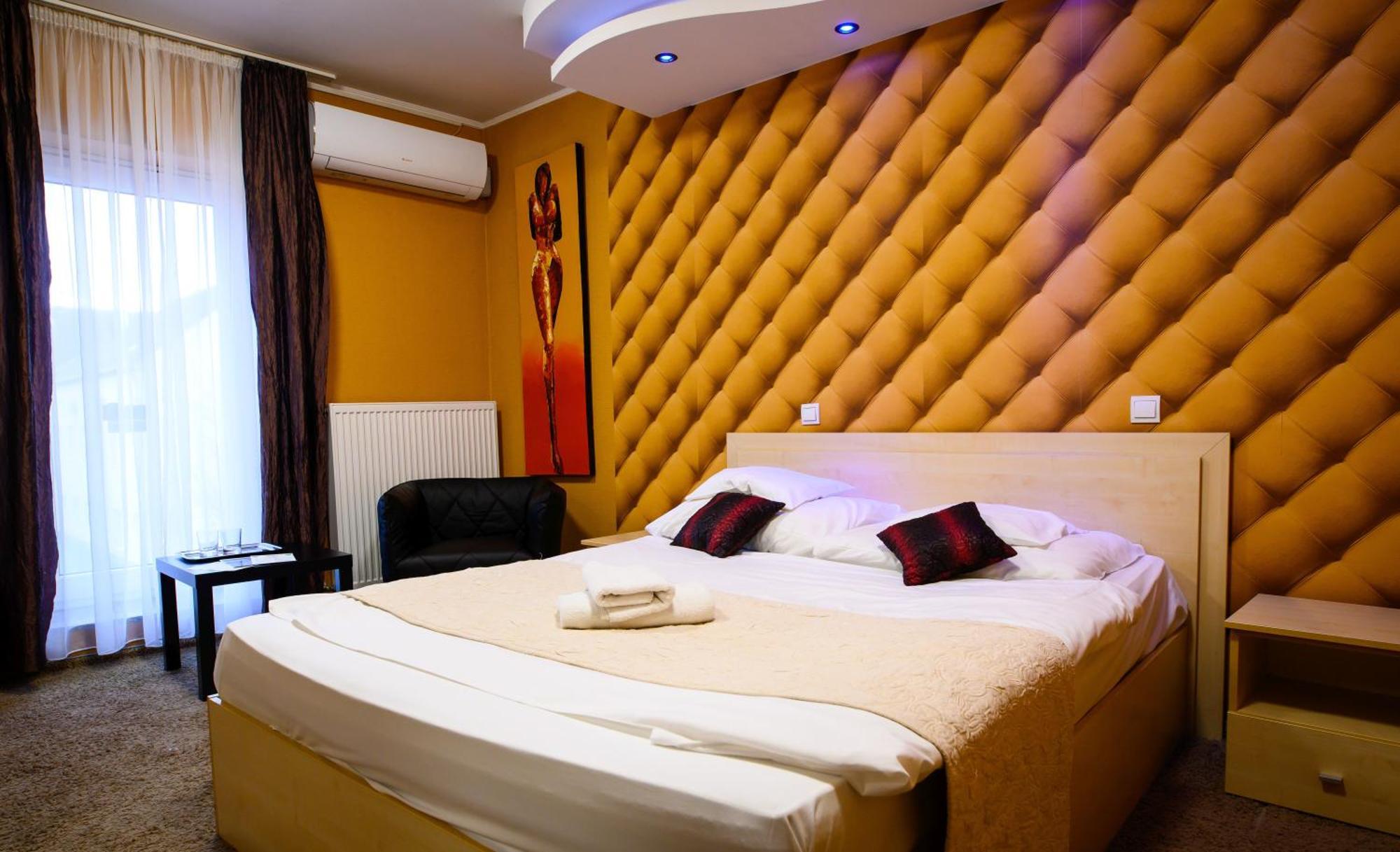 Palermo Panzio Hotel Nyiregyhaza Ngoại thất bức ảnh